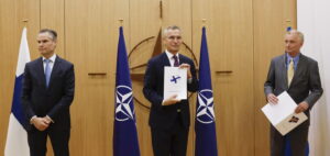 Finlandia e Svezia a Bruxelles, presentata domanda adesione Nato