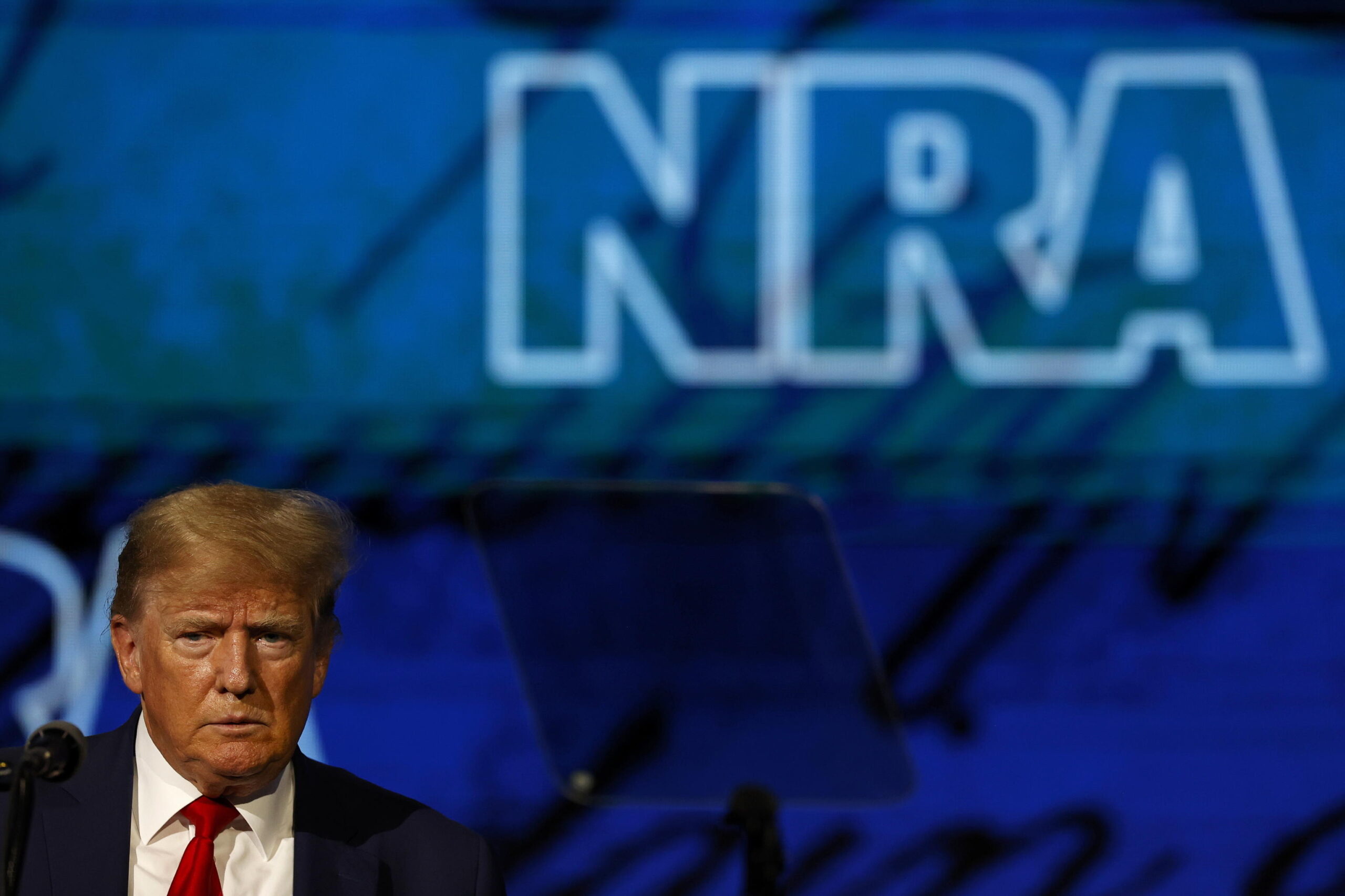 Trump alla convention delle armi: ci riprenderemo la Casa Bianca