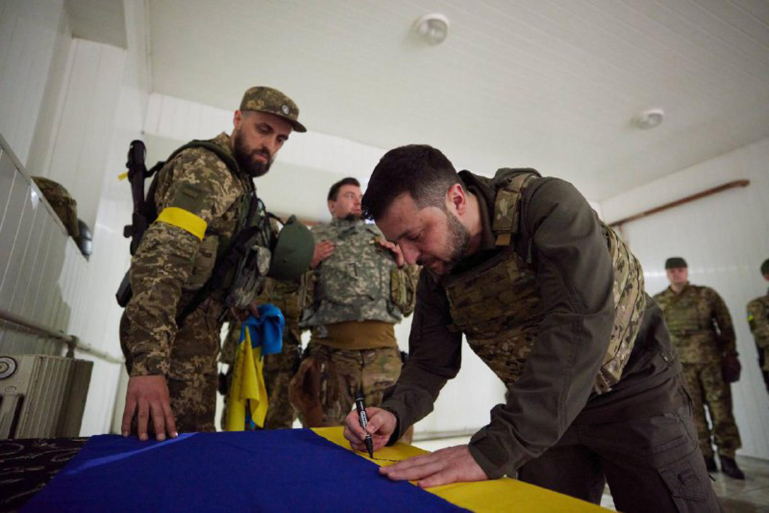 Zelensky a Kharkiv. Bombardamenti su Sumy e Chernihiv