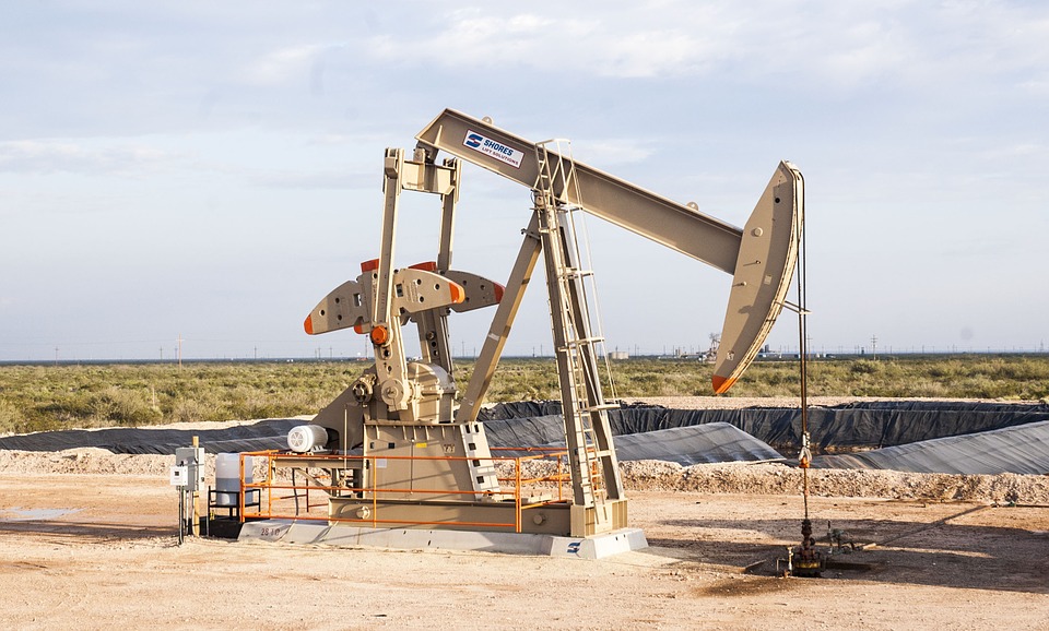 Petrolio, il Wti chiude sui massimi dal 2014