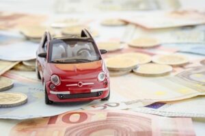 Prezzi RC auto: a novembre nuovo minimo storico a quota 335,3 euro