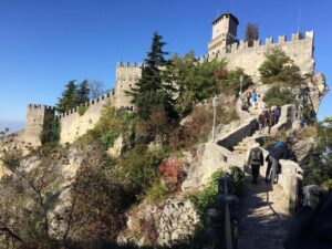 San Marino, aperte le prenotazioni per le vaccinazioni ai 16enni