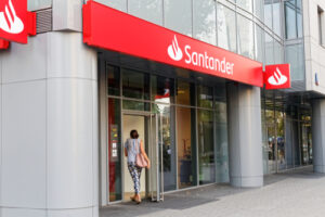 Banco Santander, +58% per gli utili trimestrali. +8% per i ricavi