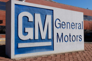 General Motors cresce leggermente