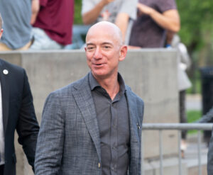 Cometa contro Amazon: no alla rielezione di Bezos