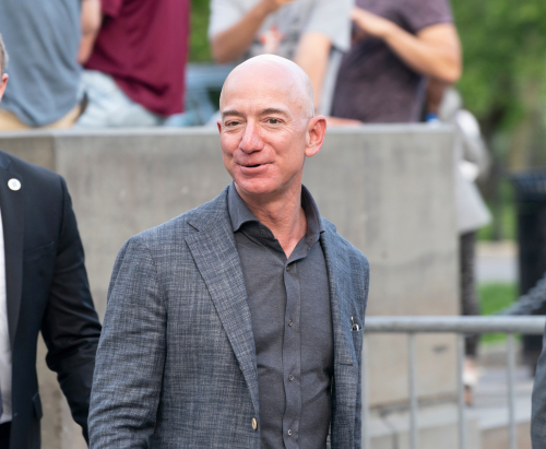 Anche Jeff Bezos investe in Perplexity AI. Trema Google