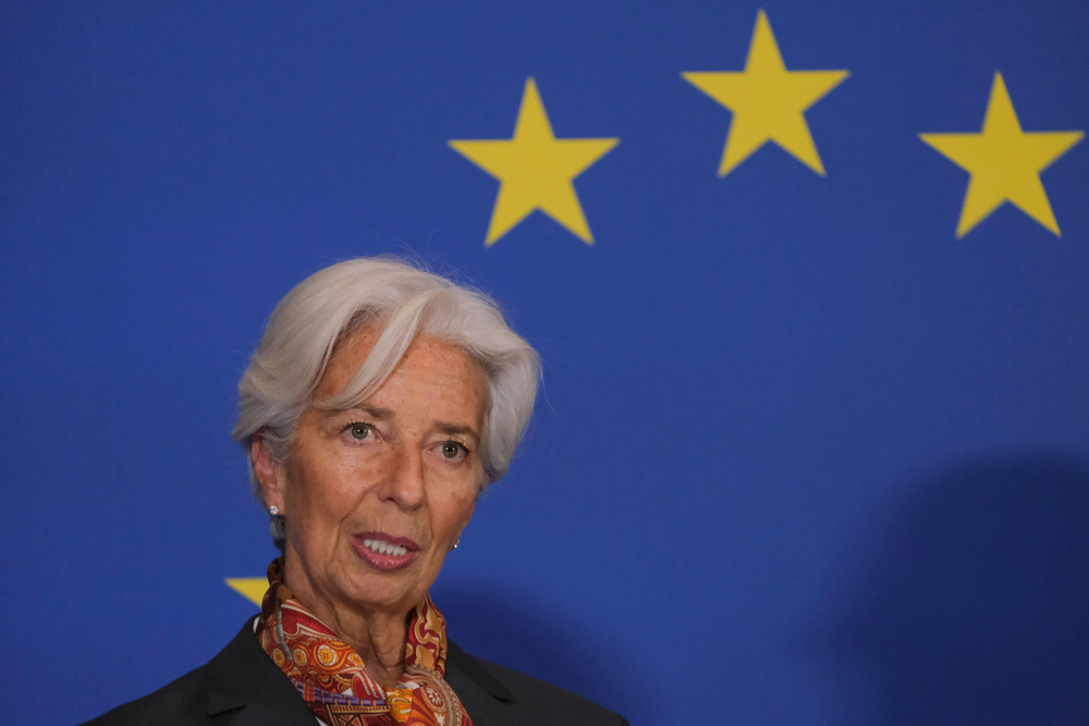 Bce, Lagarde assicura: “nessuna modalità panico nell’alzare i tassi”