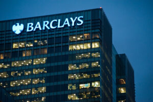 Barclays, record per l’utile lordo nel 2021