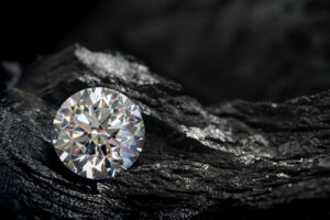 Diamanti, è boom per l’industria nel 2021: +29% per la vendita al dettaglio di gioielli