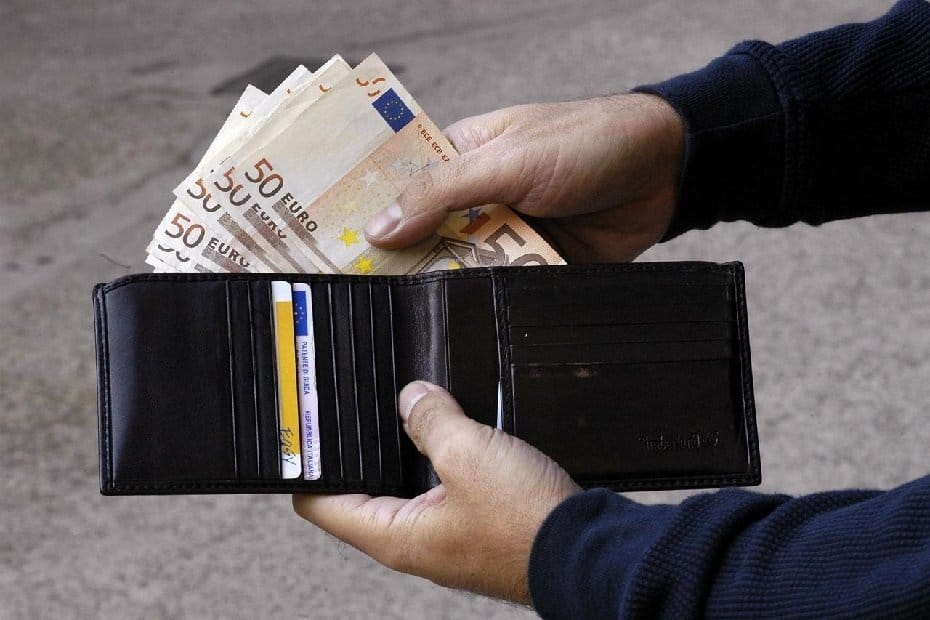 Consob, cala la ricchezza delle famiglie italiane ma cresce il risparmio precauzionale