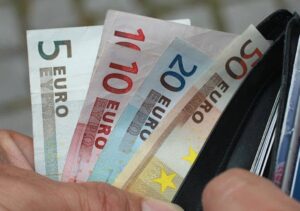 Italiani e risparmio: tre su quattro investono ma con prudenza