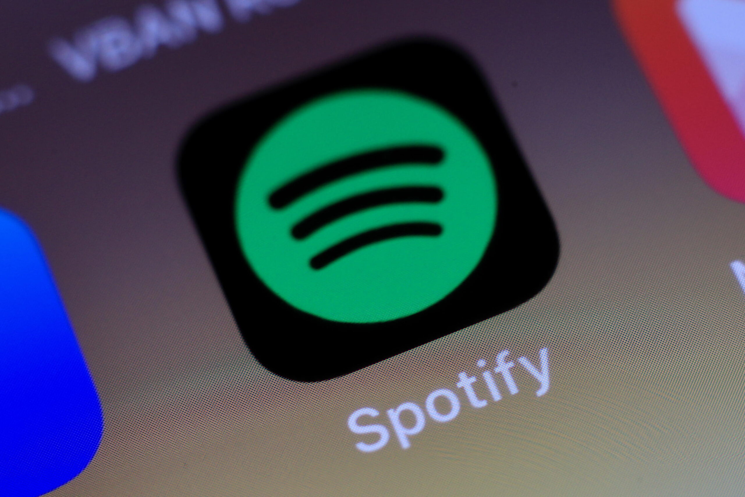 Spotify, crescono utenti e ricavi ma la società rimane in perdita