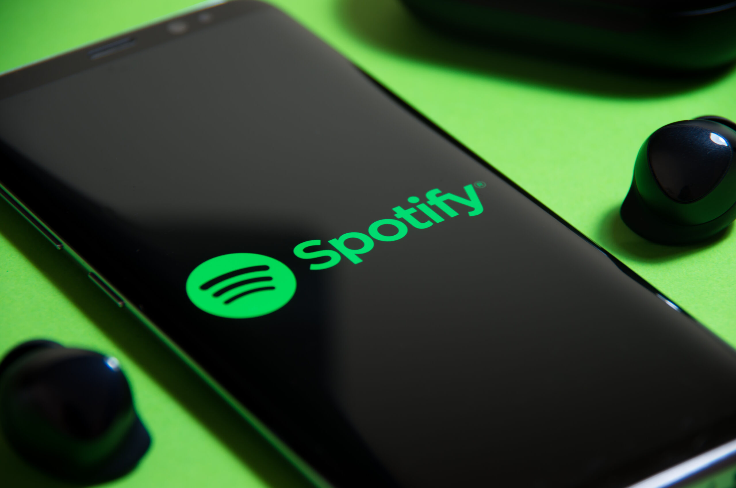 Spotify sospende i servizi in Russia