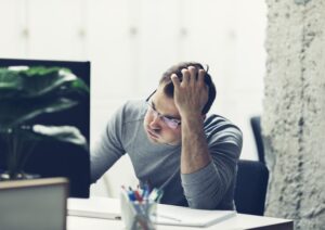 Allarme burnout: il 50% degli under 35 si licenzia per il troppo stress