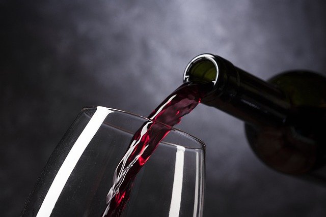 Mediobanca, cresce l’export del vino italiano: vale 3,7 miliardi nel primo semestre