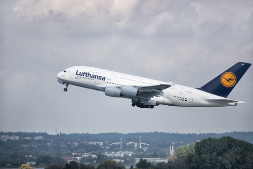 Lufthansa, salgono i ricavi: +40% nel primo trimestre