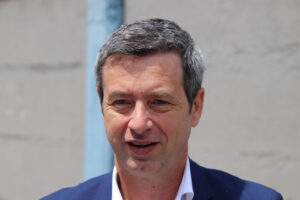 Lavoro, Orlando denuncia: “i giovani se ne vanno dall’Italia per colpa di salari troppo bassi e contratti precari”