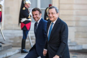 Draghi incontra Macron