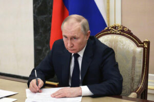 Putin: “Ucraina nell’Ue? Non siamo contrari, non è un’organizzazione militare”
