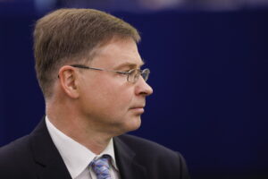 Dombrovskis: “Russia blocca il negoziato sull’export del grano”