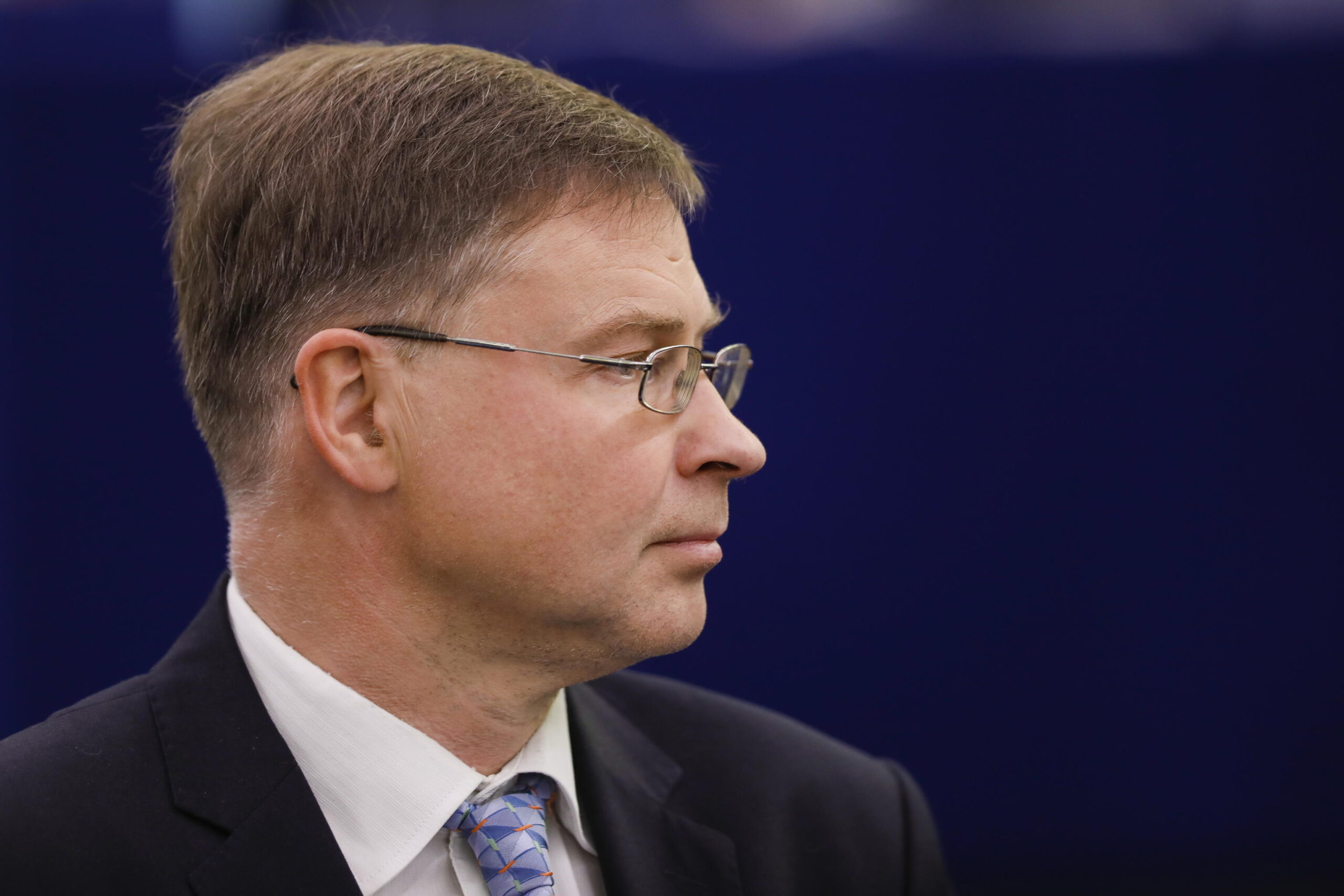 Dombrovskis all’Ecofin: “presupposti per ripresa Ue nel 2024”