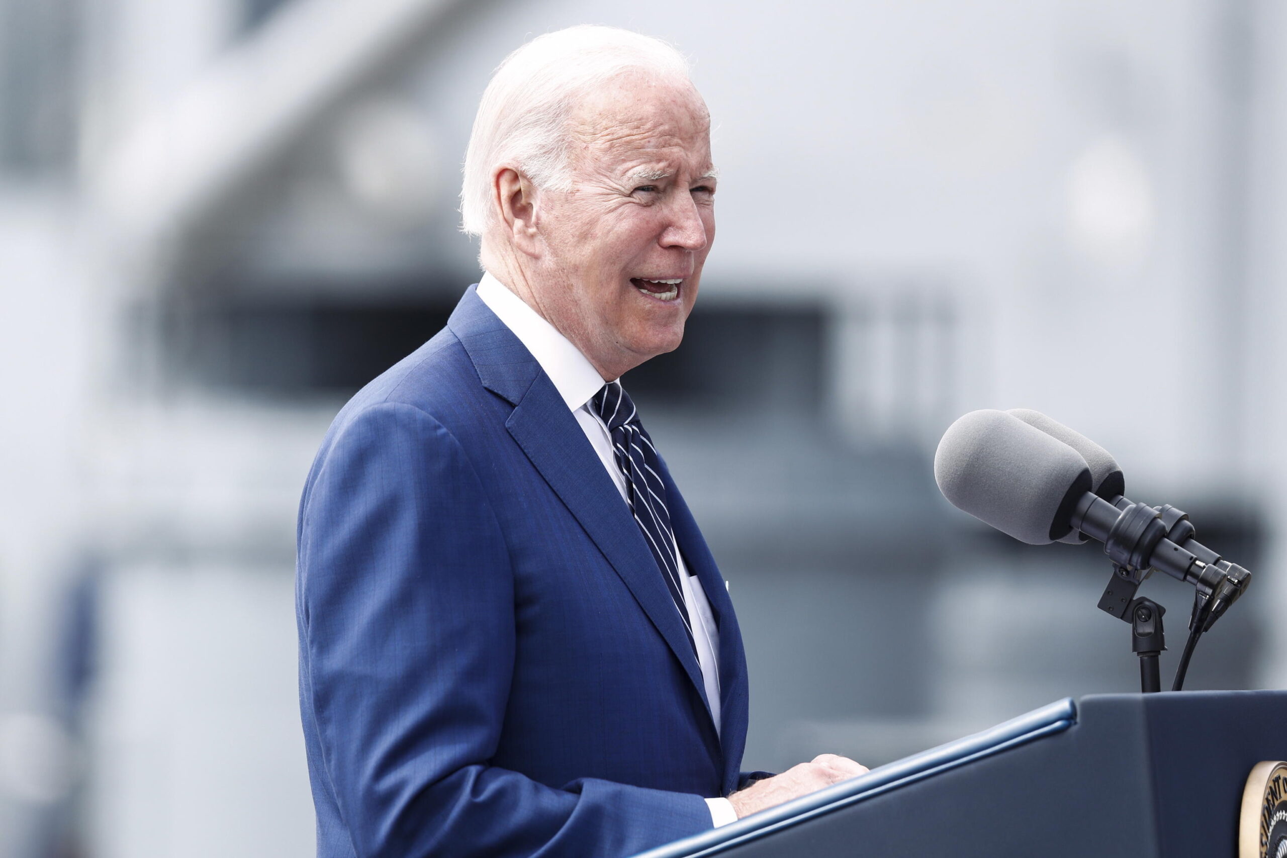 epa10006549 US President Joe Biden delivers a speech on the USS Iowa in the Port of Los Angeles in Los Angeles, California, USA, 10 June 2022.  EPA/CAROLINE BREHMAN