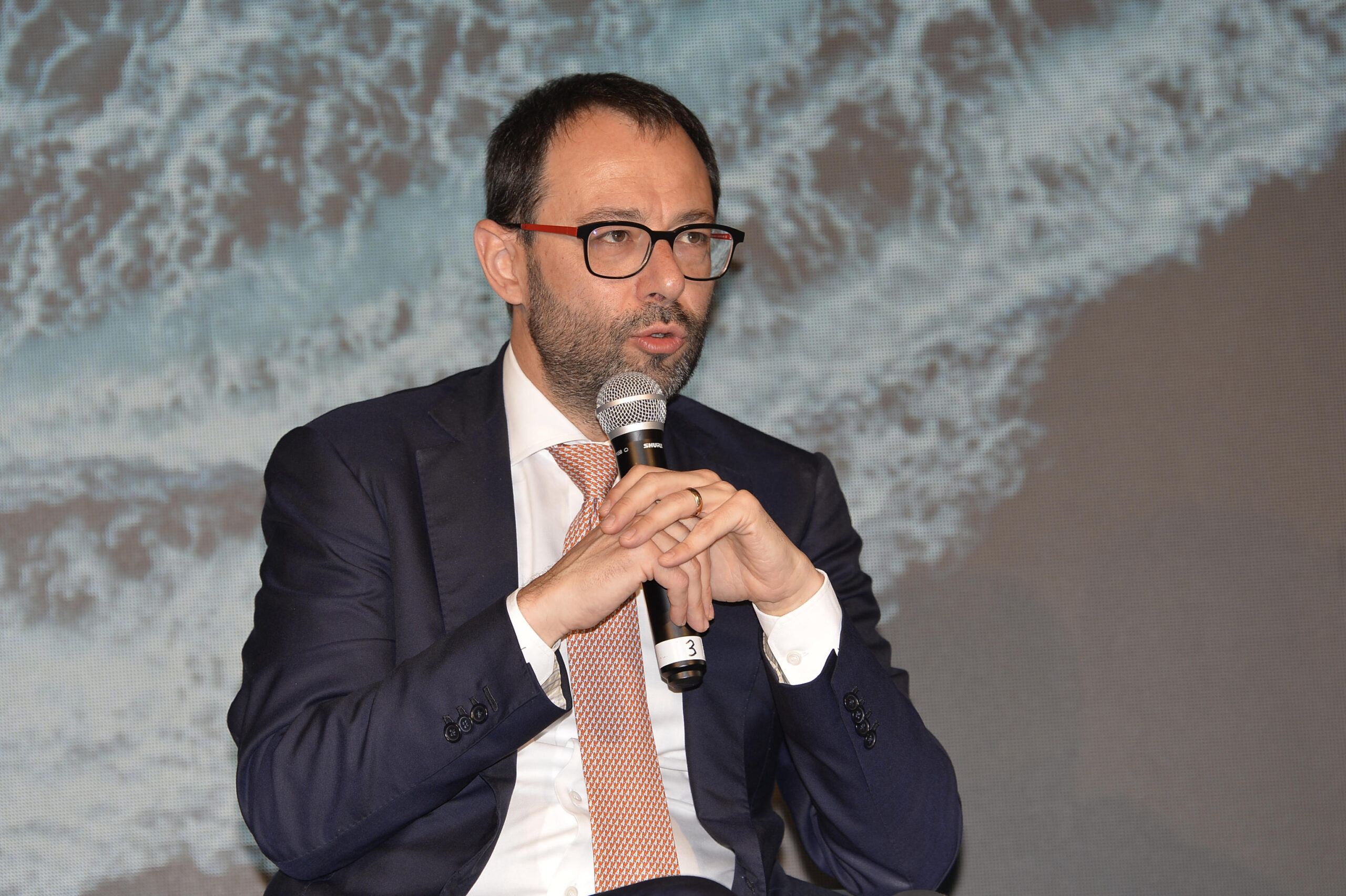 Il ministro delle Politiche agricole, Stefano Patuanelli, durante il Summit Blue Forum Italia Network, Gaeta, 18 giugno 2022. ANSA/RENATO OLIMPO
