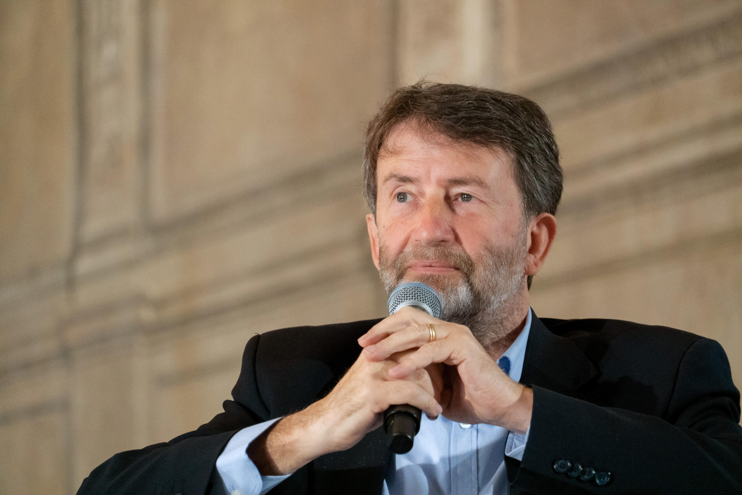 Il ministro della Cultura Dario Franceschini alla presentazione del riallestimento di Palazzo Venezia, Roma, 28 aprile 2022.
ANSA/ US/ MINISTERO CULTURA
+++ ANSA PROVIDES ACCESS TO THIS HANDOUT PHOTO TO BE USED SOLELY TO ILLUSTRATE NEWS REPORTING OR COMMENTARY ON THE FACTS OR EVENTS DEPICTED IN THIS IMAGE; NO ARCHIVING; NO LICENSING +++