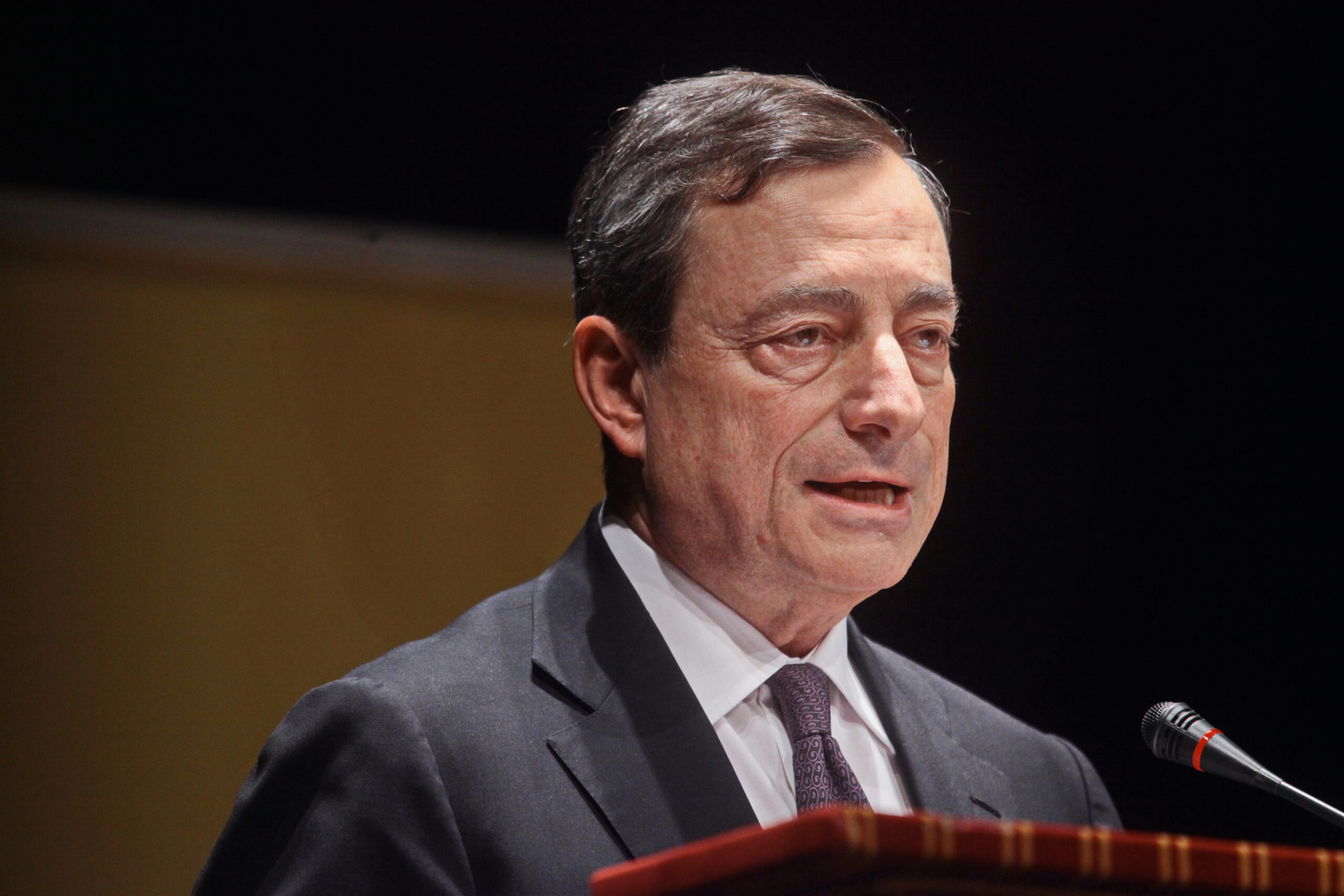 Verso il Consiglio europeo, Draghi in Senato: “Roma sostiene Kiev”