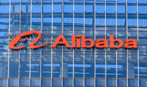Alibaba, fatturato oltre le attese per 30,4 mld di dollari