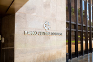 Brasile, la Banca centrale alza il tasso Selic al 13,75% a causa dell’inflazione