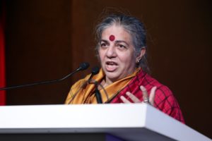 Vandana Shiva: “Fermare inquinamento imperativo etico. No a false promesse”