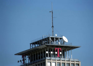 Deutsche Telekom: utile trimestrale -22,3%, ma outlook alzato