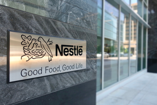 Le vendite di Nestlé rallentano: -5,9% nel primo trimestre