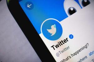 Twitter: una tag speciale per gli account verificati dal cellulare