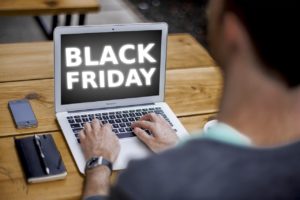 E-commerce, lo shopping è responsabile: Black Friday campione di incassi