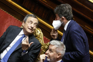 Draghi a Montecitorio: “presento le mie dimissioni”