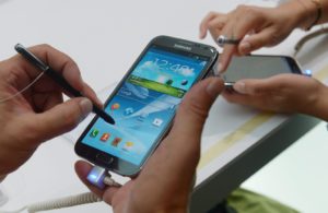 Agcom: Tlc in leggera flessione nel trimestre. Utenti in crescita (18,7 mln)