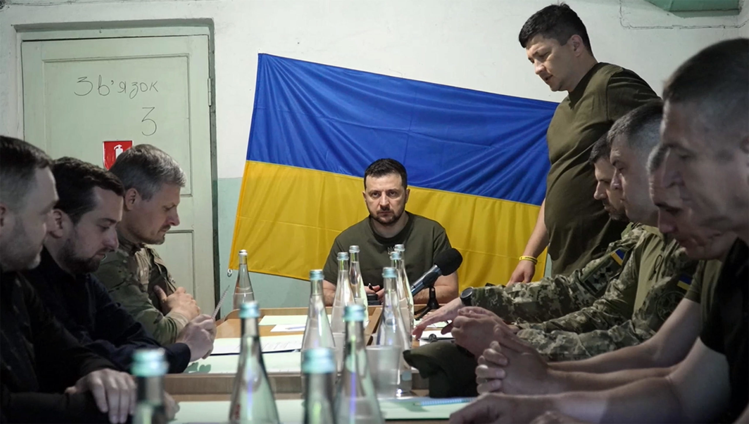 Kherson, le forze ucraine colpiscono il ponte: “non ci sarà un altro avvertimento”