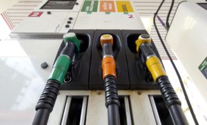 Carburanti, non si ferma la corsa dei rincari: benzina +17, diesel +22