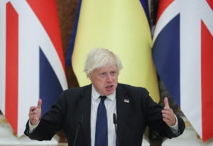 Ucraina, Boris Johnson annuncia nuovi aiuti militari da 66 milioni di dollari
