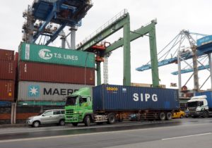 Usa: a sorpresa cresce la bilancia commerciale