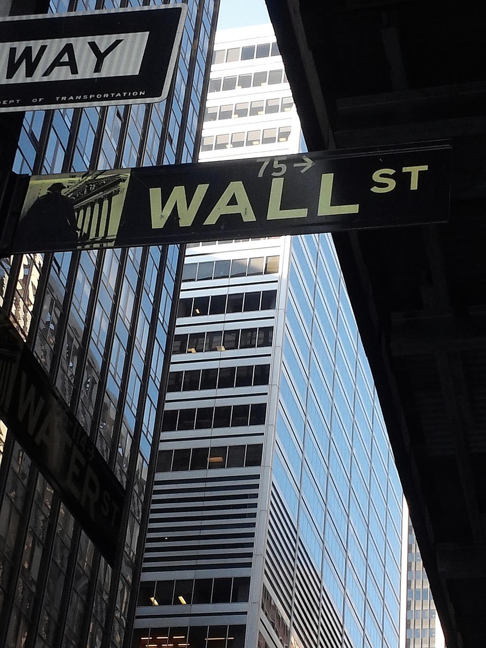 Wall Street apre su di oltre mezzo punto. L’Europa corre grazie al crollo del gas
