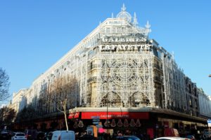Francia: lieve aumento della fiducia dei consumatori