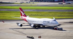 Caos aerei: Lufthansa tratta coi sindacati, Qantas fa scaricare bagagli ai dirigenti