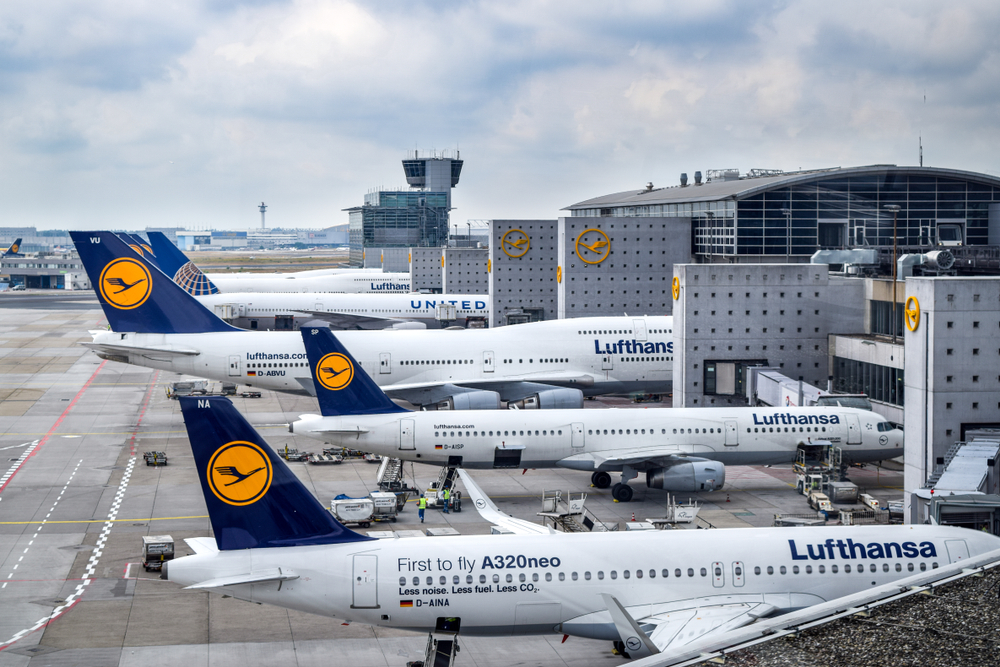 Trasporto aereo, nuova giornata nera: oltre 1000 voli annullati per lo sciopero di Lufthansa