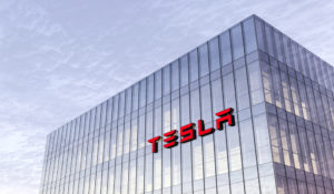 Tesla, nuovi tagli in vista: via 200 posti nel team Autopilot e chiuso l’ufficio a San Mateo
