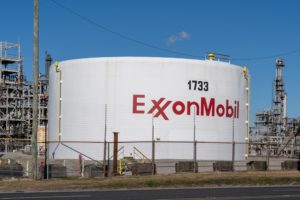 Petrolio, Exxon Mobil punta ad acquisire Pioneer Natural Resources