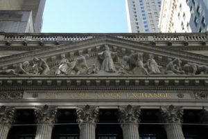 Nel giorno del “falco”, Wall Street apre in parità (ma ottimista)
