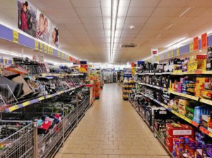 Sostenibilità, in Uk finisce l’era del “consumarsi preferibilmente entro”